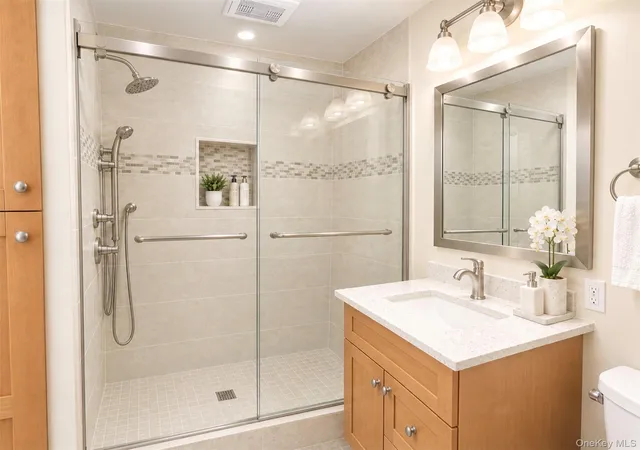 Photo 2 of House for sale at 27110 Grand Central Pkwy #30C, New York, NY 11005 | MLS# 1053692 | Listing updated on 2026-09-28