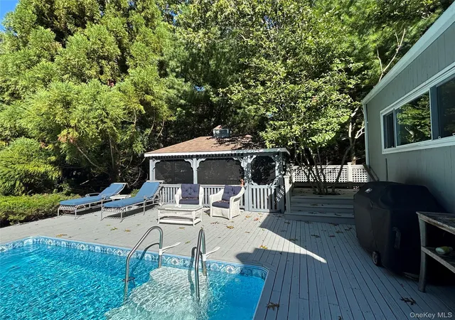 Photo 3 of Single family home for sale at 10 Glenmore Rd, Southampton, NY 11946 | MLS# 1053693 | Listing updated on 2026-10-06