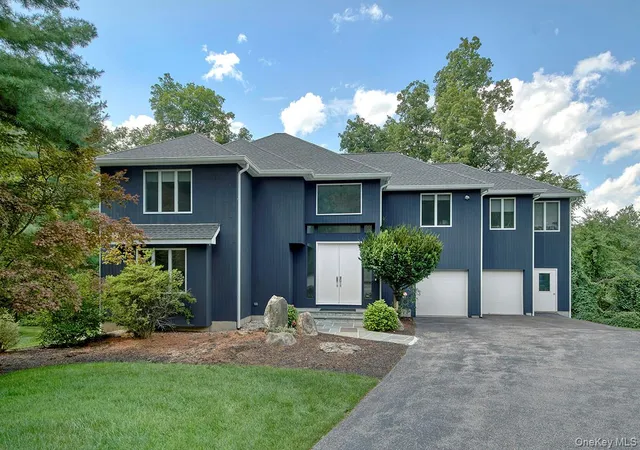 Photo 1 of Single family home for sale at 76 Random Farms Cir, New Castle, NY 10514 | MLS# 1053697 | Listing updated on 2026-09-24