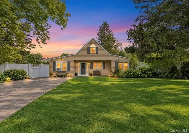 Photo 1 of Single family home for sale at 54 Pacific Ave, Babylon, NY 11729 | MLS# 1053704 | Listing updated on 2026-09-29