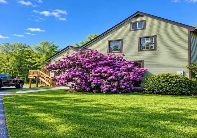 Photo 3 of Single family home for sale at 408 Oregon Trl, Shawangunk, NY 12566 | MLS# 1053706 | Listing updated on 2026-09-24