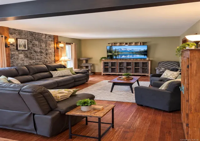 Photo 4 of Single family home for sale at 408 Oregon Trl, Shawangunk, NY 12566 | MLS# 1053706 | Listing updated on 2026-09-24