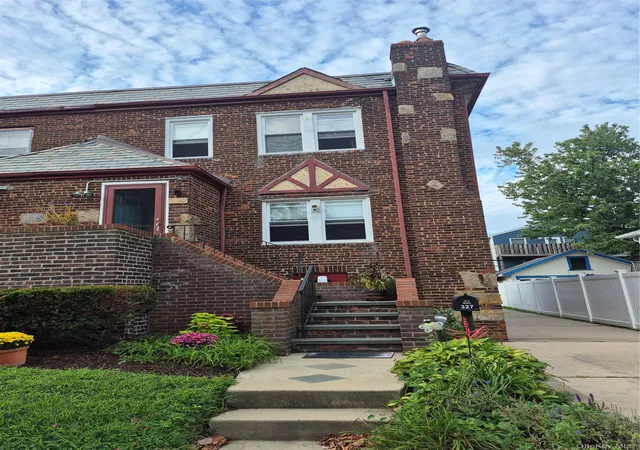 Photo 2 of Single family home for sale at 327 E Pine St, Long Beach, NY 11561 | MLS# 1053722 | Listing updated on 2026-09-23