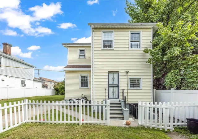 Photo 4 of House for sale at 4511 Monticello Ave, New York, NY 10466 | MLS# 1053755 | Listing updated on 2026-09-28