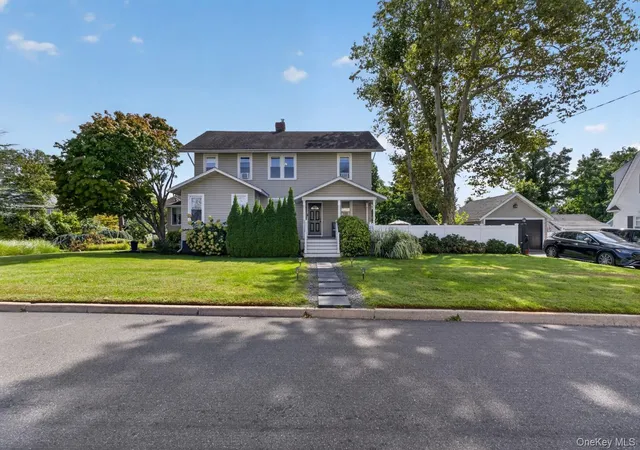 Listing Photo 1 - Condo for sale in building located at 5 Franklin Ave, Glen Cove, NY 10601