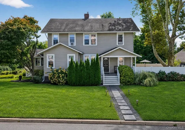 Listing Photo 2 - Condo for sale in building located at 5 Franklin Ave, Glen Cove, NY 10601