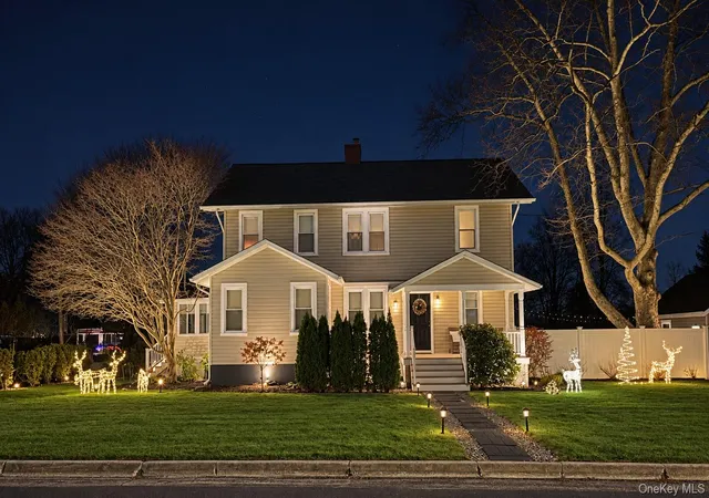 Listing Photo 3 - Condo for sale in building located at 5 Franklin Ave, Glen Cove, NY 10601