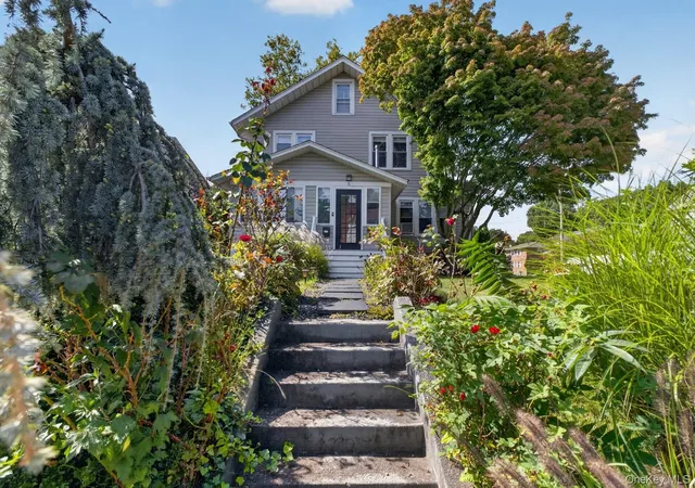 Listing Photo 4 - Condo for sale in building located at 5 Franklin Ave, Glen Cove, NY 10601