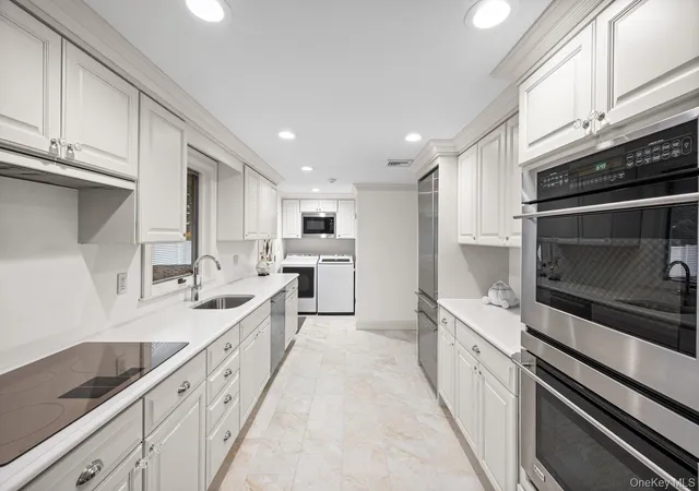 Photo 4 of Single family home for sale at 123 Old Post Dr, Islip, NY 11788 | MLS# 1053764 | Listing updated on 2026-09-30
