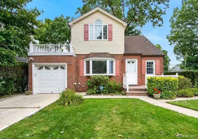 Photo 1 of Single family home for sale at 48 Maple Dr, North Hempstead, NY 11040 | MLS# 1053773 | Listing updated on 2026-09-27