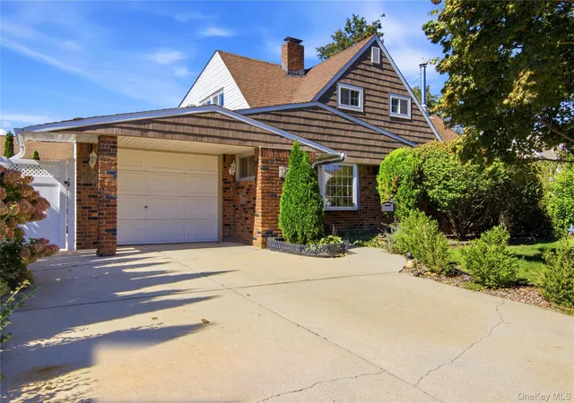 Photo 1 of Single family home for sale at 33 Stonecutter Rd, Hempstead, NY 11756 | MLS# 1053792 | Listing updated on 2026-10-08