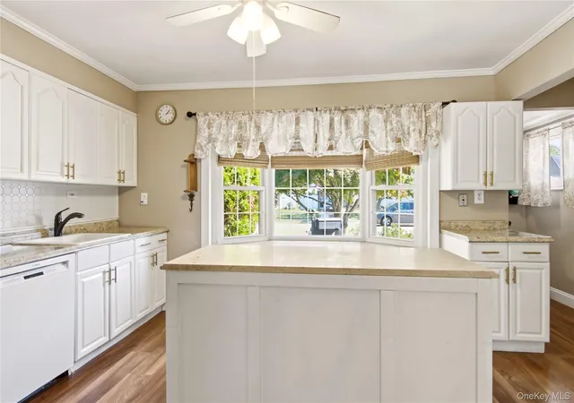 Photo 4 of Single family home for sale at 33 Stonecutter Rd, Hempstead, NY 11756 | MLS# 1053792 | Listing updated on 2026-10-08