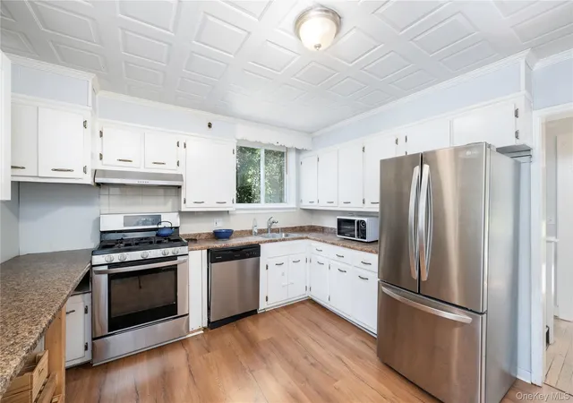 Photo 4 of Single family home for sale at 1419 Park St, Peekskill, NY 10566 | MLS# 1053803 | Listing updated on 2026-10-04