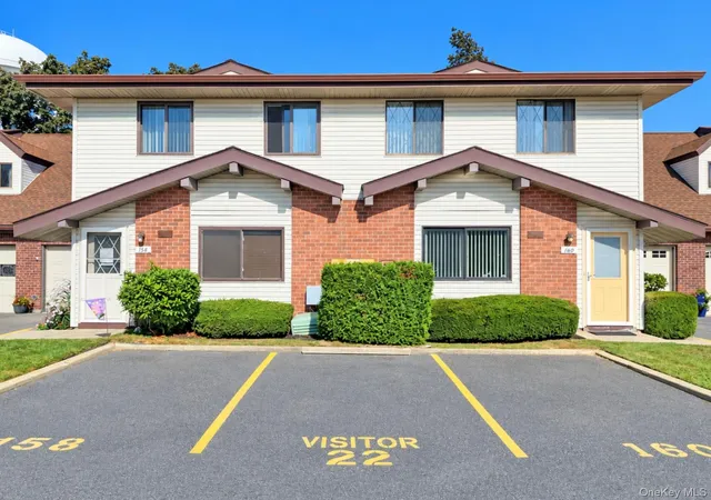 Photo 1 of Condo for sale at 162 Cambridge Dr, Babylon, NY 11726 | MLS# 1053844 | Listing updated on 2026-09-27