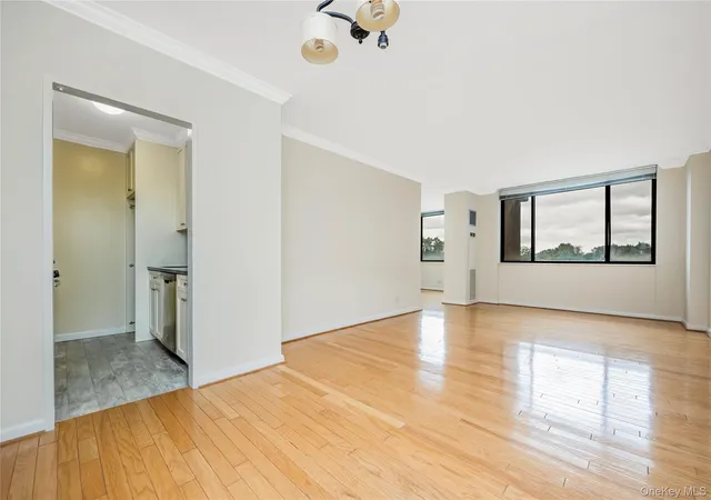 Photo 3 of House for sale at 269-10 Grand Central Pkwy #4U, New York, NY 11005 | MLS# 1053847 | Listing updated on 2026-10-01