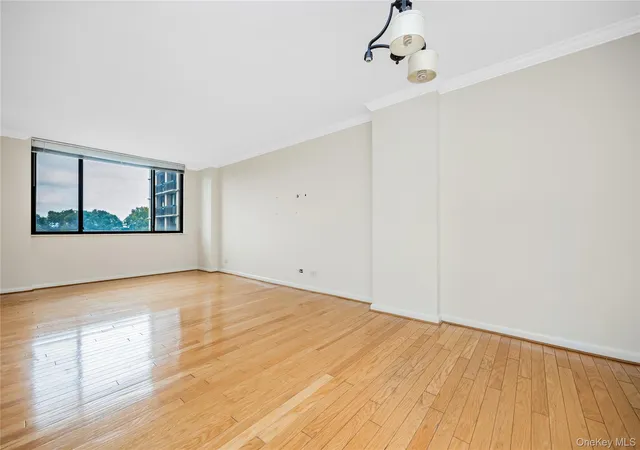 Photo 4 of House for sale at 269-10 Grand Central Pkwy #4U, New York, NY 11005 | MLS# 1053847 | Listing updated on 2026-10-01