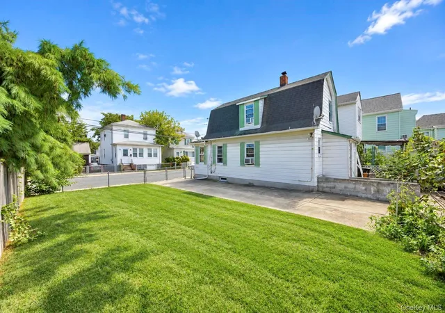 Photo 3 of Single family home for sale at 33 Claridge Ave, Hempstead, NY 11003 | MLS# 1053863 | Listing updated on 2026-09-24