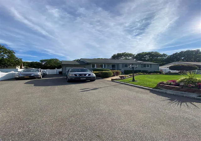 Single family home for sale at 22 W Willow St, Islip, NY 11717 | MLS# 1053872