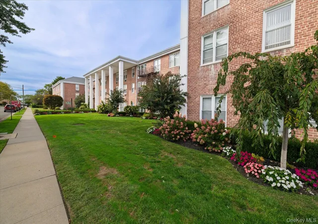 Listing Photo 3 - Condo for sale in building located at 55 Lenox Rd, Rockville Centre, NY 11570 - Unit #1-K