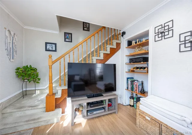 Photo 3 of Single family home for sale at 2 Dean St, Oyster Bay, NY 11735 | MLS# 1053882 | Listing updated on 2026-10-04