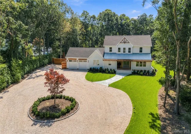Photo 3 of Single family home for sale at 795 Bayview Ave, Southold, NY 11952 | MLS# 1053883 | Listing updated on 2026-10-03