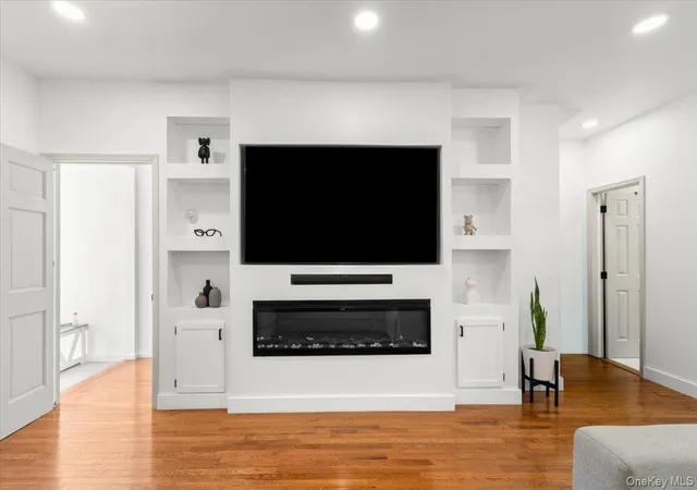 Photo 4 of House for sale at 101-19 159th Avenue, New York, NY 11414 | MLS# 1053889 | Listing updated on 2026-10-09
