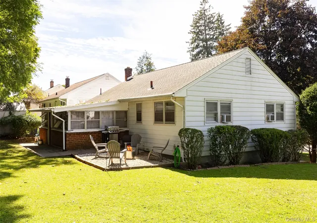 Photo 3 of Single family home for sale at 352 Clifton Ave, Kingston, NY 12401 | MLS# 1053898 | Listing updated on 2026-10-05
