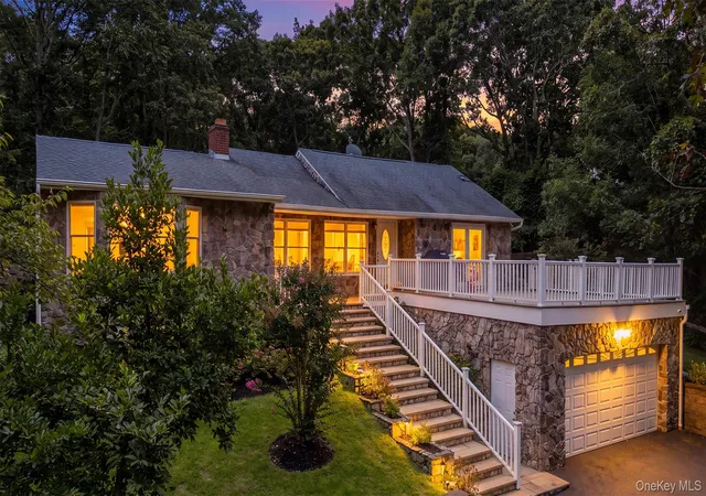Photo 1 of Single family home for sale at 1000 Haywaters Rd, Southold, NY 11935 | MLS# 1053905 | Listing updated on 2026-09-23