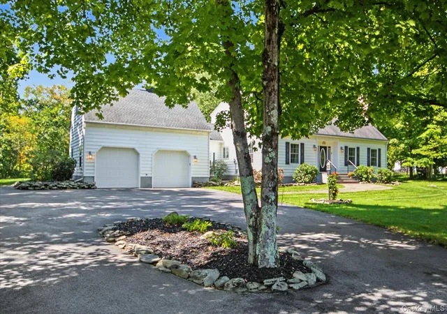 Photo 4 of Single family home for sale at 304 Cedar Hl Rd, Wappinger, NY 12590 | MLS# 1053906 | Listing updated on 2026-10-07