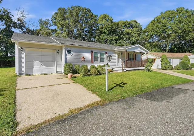 Photo 12 of Single family home for sale at 1407 Middle Rd #45, Riverhead, NY 11933 | MLS# 1053923 | Listing updated on 2026-10-07