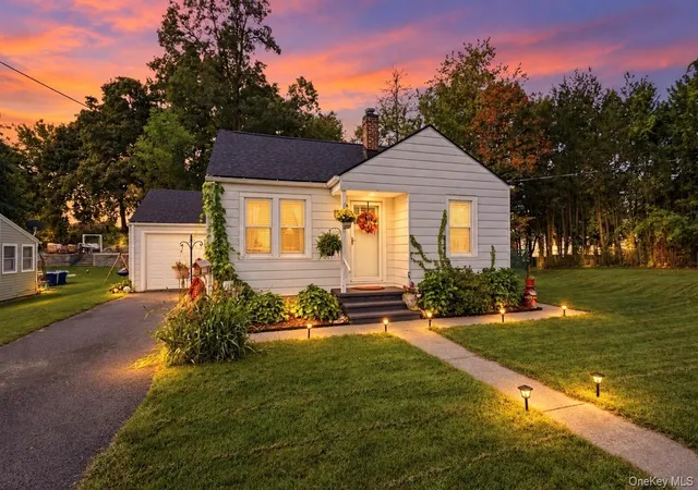 Photo 1 of Single family home for sale at 25 Hayes St, Kingston, NY 12401 | MLS# 1053939 | Listing updated on 2026-09-30