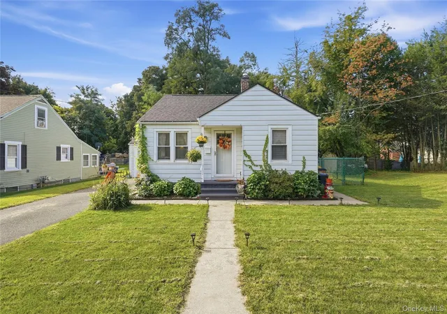 Photo 2 of Single family home for sale at 25 Hayes St, Kingston, NY 12401 | MLS# 1053939 | Listing updated on 2026-09-30