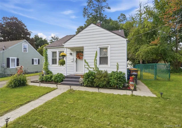 Photo 3 of Single family home for sale at 25 Hayes St, Kingston, NY 12401 | MLS# 1053939 | Listing updated on 2026-09-30