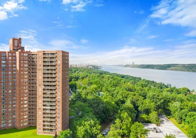 Photo 2 of House for sale at 5900 Arlington Ave #22N, Bronx, NY 10471 | MLS# 1053969 | Listing updated on 2026-09-24