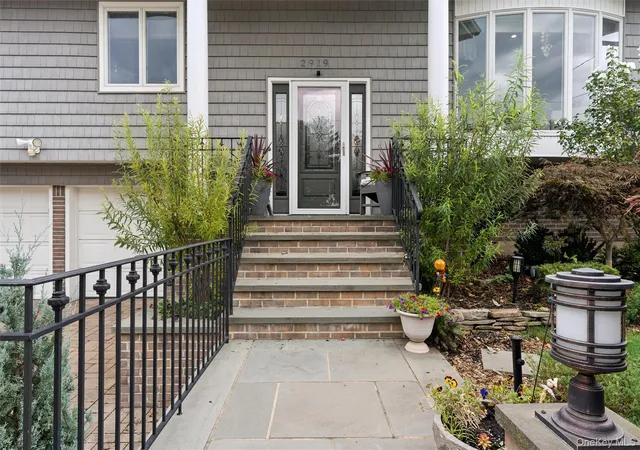 Photo 3 of Single family home for sale at 2919 Bond Dr, Hempstead, NY 11566 | MLS# 1053980 | Listing updated on 2026-10-28