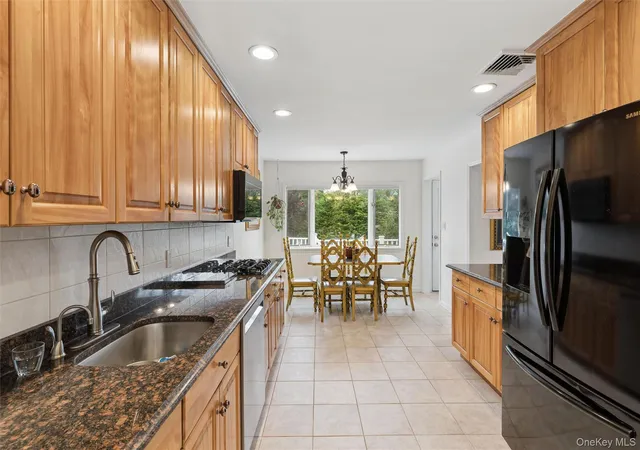 Photo 3 of Single family home for sale at 2919 Bond Dr, Hempstead, NY 11566 | MLS# 1053980 | Listing updated on 2026-10-28