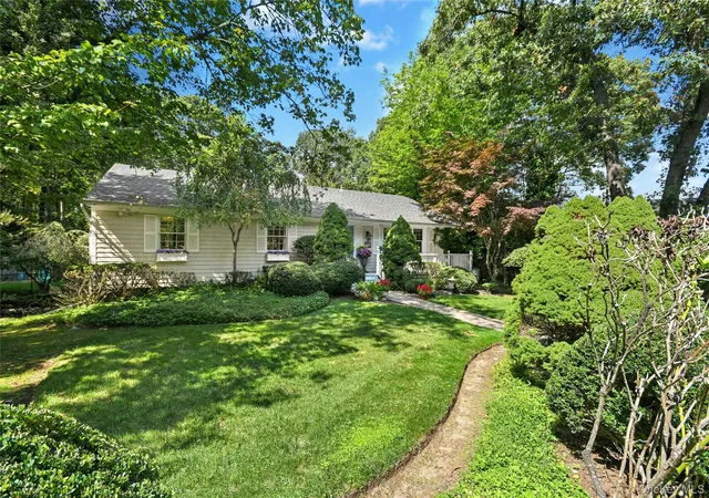 Photo 1 of Single family home for sale at 111 Red Oak Ct, Brookhaven, NY 11777 | MLS# 1053986 | Listing updated on 2026-10-07