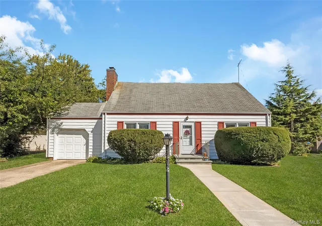 Single family home for sale at 26 Dawes Ave, Babylon, NY 11701 | MLS# 1053991