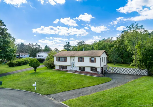 Photo 1 of Single family home for sale at 7 Roxbury Ct, Ramapo, NY 10977 | MLS# 1054002 | Listing updated on 2026-10-08