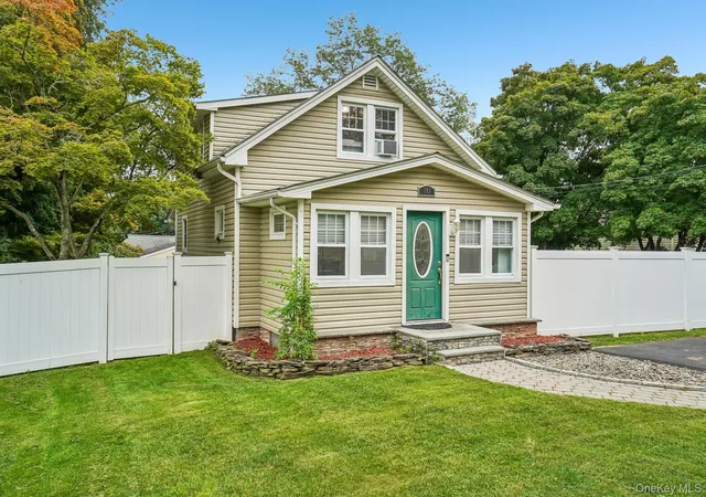 Photo 3 of Single family home for sale at 181 S Conger Ave, Clarkstown, NY 10920 | MLS# 1054011 | Listing updated on 2026-10-06