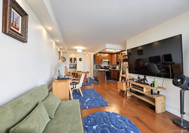 Photo 4 of Condo for sale at 1155 Warburton Ave #3Y, Yonkers, NY 10701 | MLS# 1054030 | Listing updated on 2026-09-25