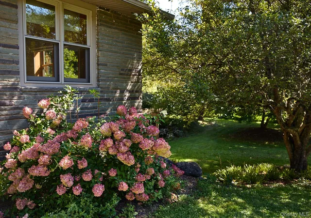Photo 3 of Single family home for sale at 17 Amato Ln, New Paltz, NY 12528 | MLS# 1054037 | Listing updated on 2026-10-02