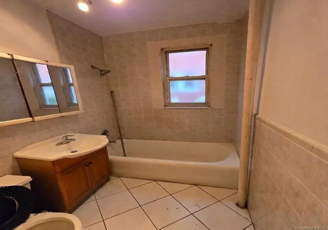 Listing Photo 4 - Condo for sale in building located at 4115 Manhattan Ave, Brooklyn, NY 11224