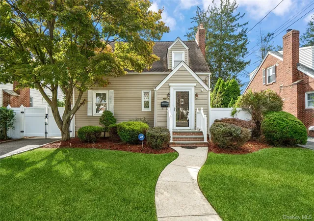 Photo 1 of Single family home for sale at 173 2nd Street, Oyster Bay, NY 11801 | MLS# 1054063 | Listing updated on 2026-10-08