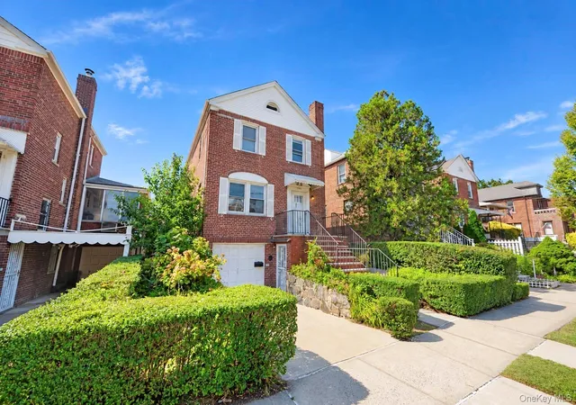 Photo 3 of Single family home for sale at 1845 Hering Ave, New York, NY 10461 | MLS# 1054064 | Listing updated on 2026-10-01