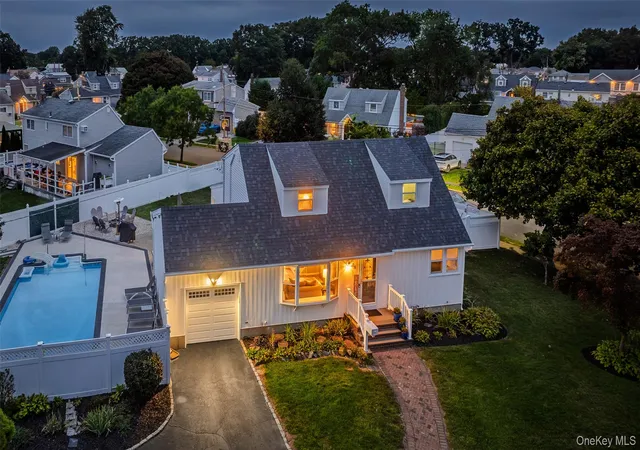 Photo 39 of Single family home for sale at 28 Willow Dr, Oyster Bay, NY 11762 | MLS# 1054098 | Listing updated on 2026-10-07