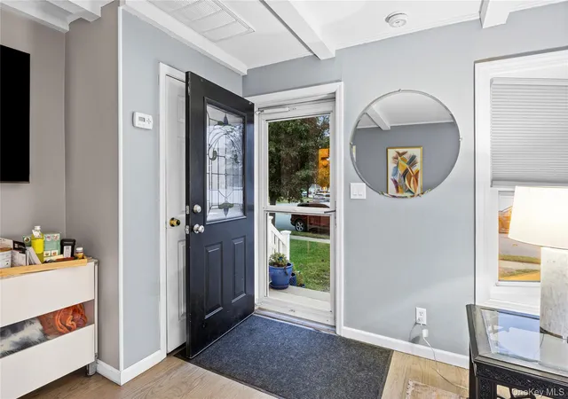 Photo 3 of Single family home for sale at 28 Willow Dr, Oyster Bay, NY 11762 | MLS# 1054098 | Listing updated on 2026-10-07