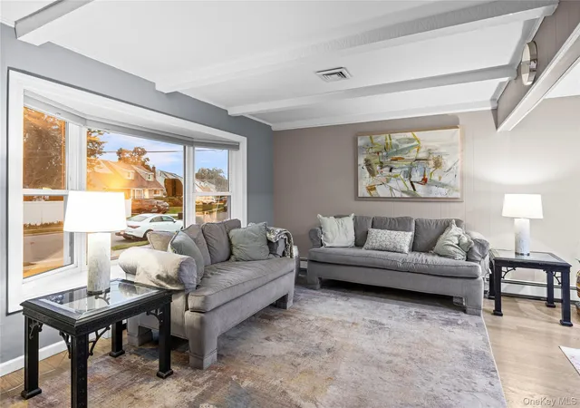 Photo 4 of Single family home for sale at 28 Willow Dr, Oyster Bay, NY 11762 | MLS# 1054098 | Listing updated on 2026-10-07