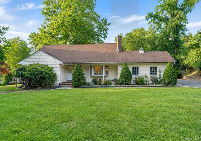 Photo 3 of Single family home for sale at 554 Wheeler Rd, Hauppauge, NY 11788 | MLS# 1054103 | Listing updated on 2026-10-08