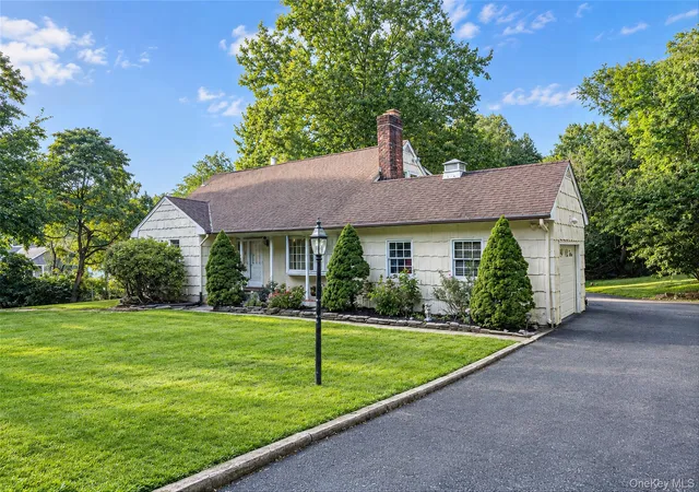 Photo 3 of Single family home for sale at 554 Wheeler Rd, Hauppauge, NY 11788 | MLS# 1054103 | Listing updated on 2026-10-09